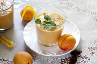 Nutritious Pumpkin-Apricot Yogurt Smoothie