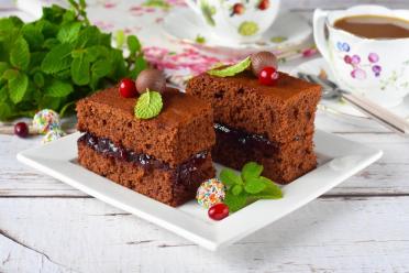Chocolate Honey Cakes with Lemon Berry Jam