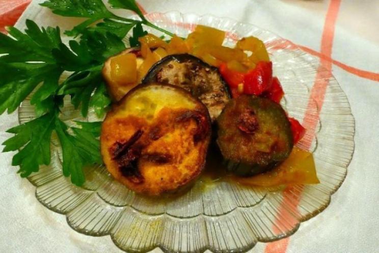 Oven-Baked Eggplant and Bell Peppers with Turmeric Oven-Baked Eggplant and Bell Peppers with Turmeric