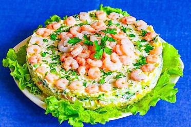Layered Seafood Salad with Red Fish and Shrimp