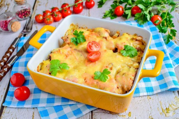 Baked Pork and Potatoes with Cheese Baked Pork and Potatoes with Cheese