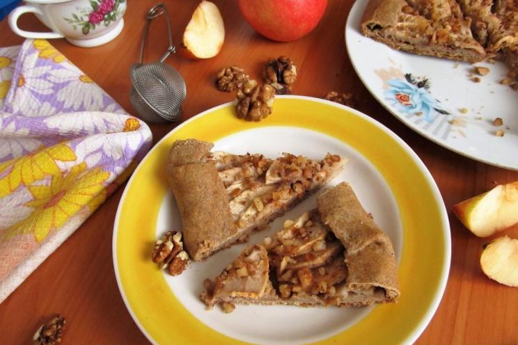 Delicious Rye Apple-Nut Galette Delicious Rye Apple-Nut Galette