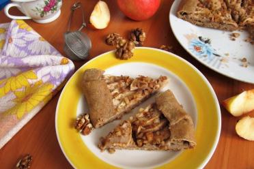 Delicious Rye Apple-Nut Galette