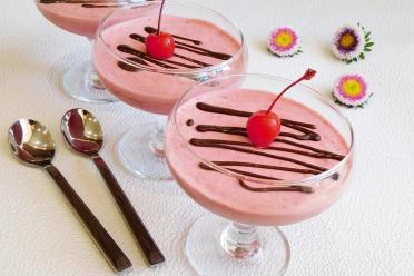 Cherry Sour Cream Delight