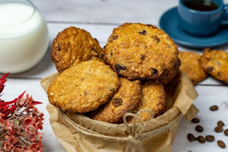 Easy Homemade Oatmeal Raisin Cookies