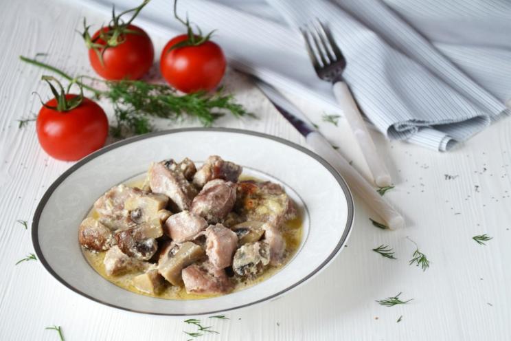 Baked Turkey and Mushrooms in Sour Cream
