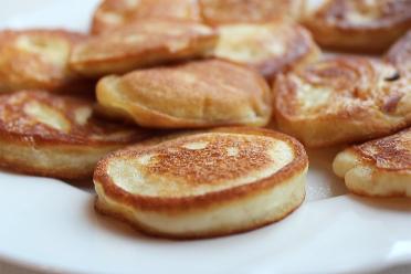 Fluffy Slow Cooker Kefir Pancakes