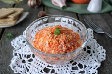 Carrot and Cheese Salad with Garlic