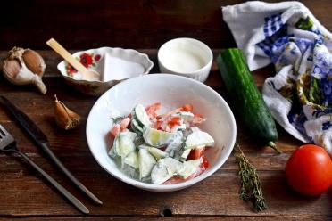 Fresh Tomato and Cucumber Salad with Creamy Sour Cream Dressing