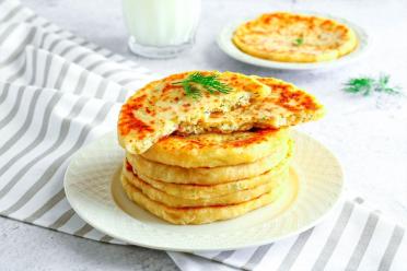 Kefir Cheese Flatbreads: Easy Pan-Fried Delight