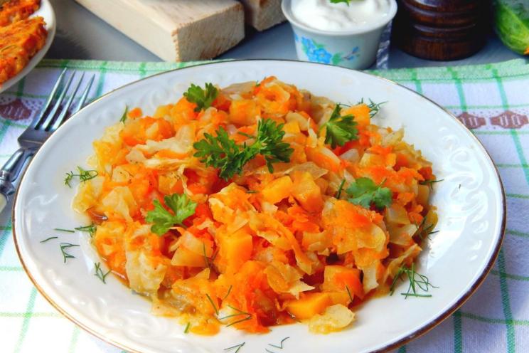 Stewed Cabbage with Pumpkin and Carrots: A Versatile and Healthy Dish