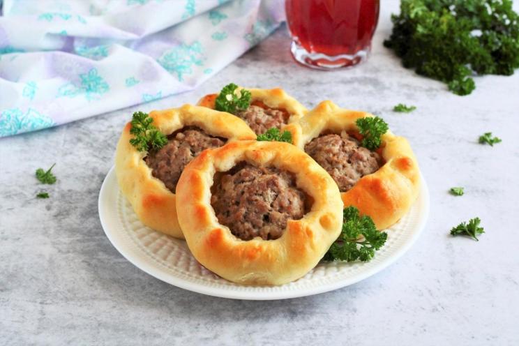 Oven-Baked Open-Faced Meat Pies