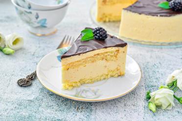Creamy Bird's Milk Cake with Gelatin