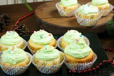Curd Cupcakes with Nostalgic Mascarpone Cream