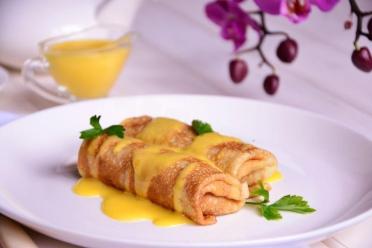 Mushroom Hollandaise Pancakes