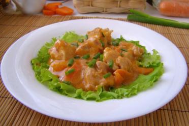 Slow Cooker Paprika and Bell Pepper Meat Stew