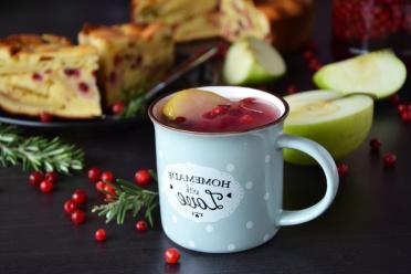 Apple-Lingonberry Jelly Delight