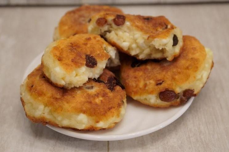 Vanilla Raisin Cottage Cheese Pancakes
