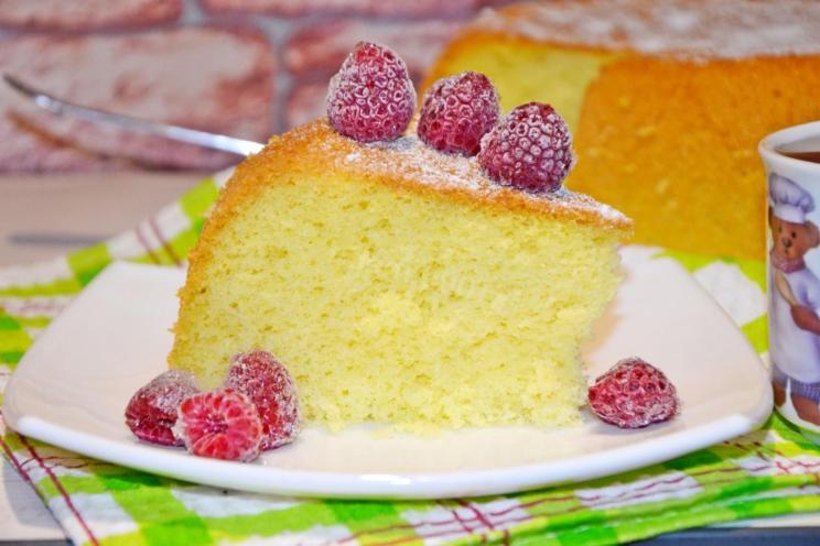 Easy Slow Cooker Sponge Cake