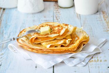 Fluffy Custard Pancakes with Kefir and Boiling Water