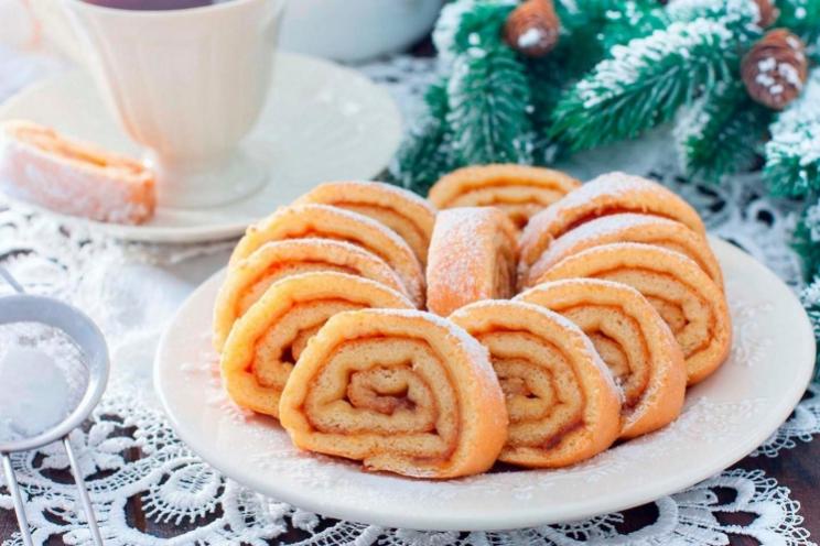 Quick and Delicious Jam-Filled Sponge Roll Quick and Delicious Jam-Filled Sponge Roll