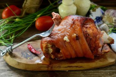 Oven-Baked Juicy Pork Knuckle