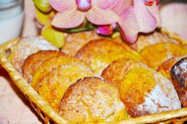 Walnut Yolk Shortbread Cookies