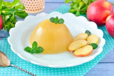 Simple Apple Gelatin Jelly