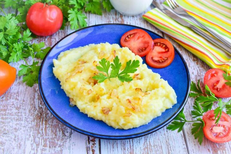 Buttery Mashed Potatoes with Crispy Fried Onions Buttery Mashed Potatoes with Crispy Fried Onions