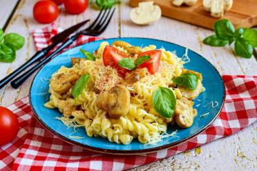 Creamy Chicken & Mushroom Pasta in 20 Minutes