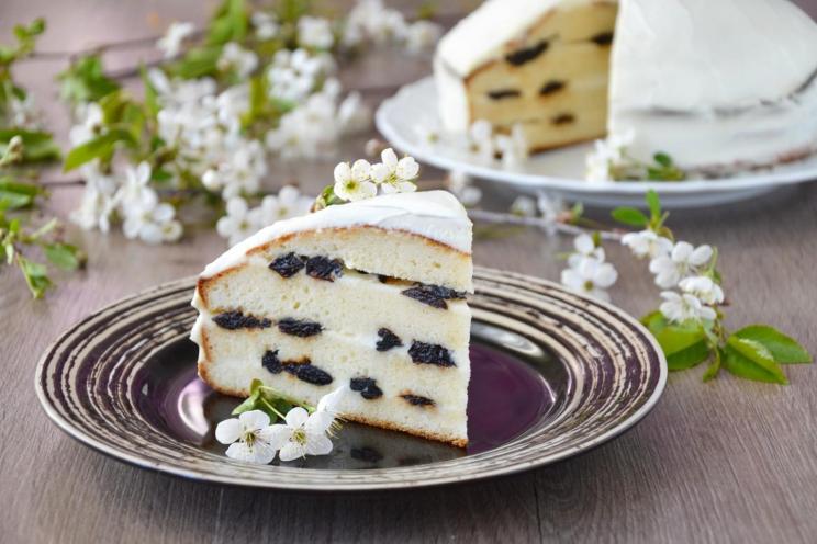Creamy Prune Cake with Condensed Milk