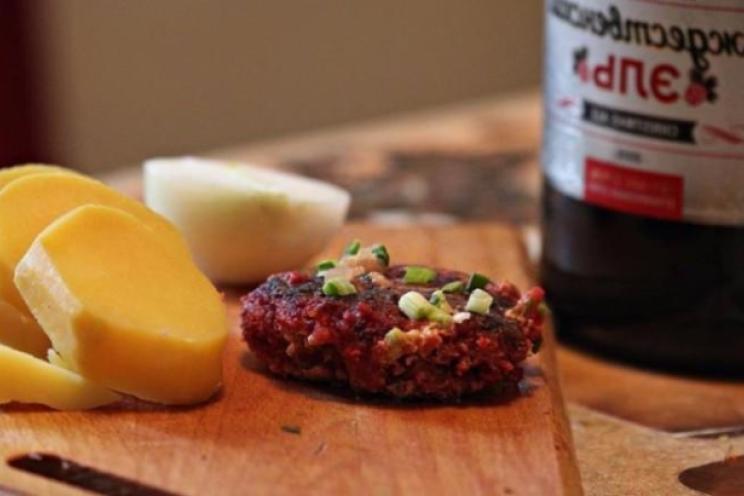 Beetroot & Cheese Cutlets with Apples