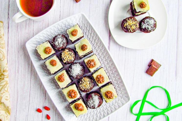 One-Bite Petit Fours: Delicious Assorted Pastries One-Bite Petit Fours: Delicious Assorted Pastries