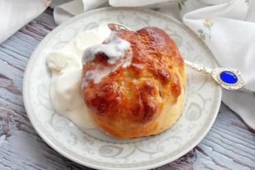 Vanilla-Infused Baked Apple Pastries
