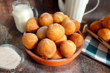 Kefir Doughnut Bites