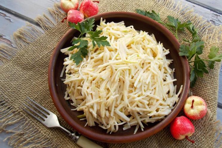 Apple-Celery Root Salad: A Refreshingly Tasty Dish Apple-Celery Root Salad: A Refreshingly Tasty Dish
