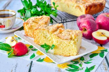 Fluffy Oven-Baked Kefir Apple Pie