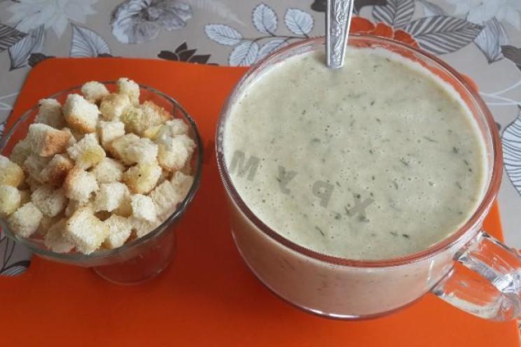Creamy Mushroom Soup with Homemade Croutons
