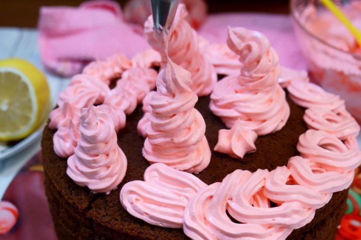 Easy Protein Custard and Meringue Cake Cream