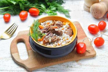 Hearty Skillet Barley Porridge with Stewed Meat