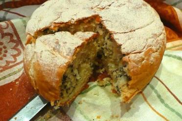 Slow Cooker Yeast Pie with Poppy Seeds