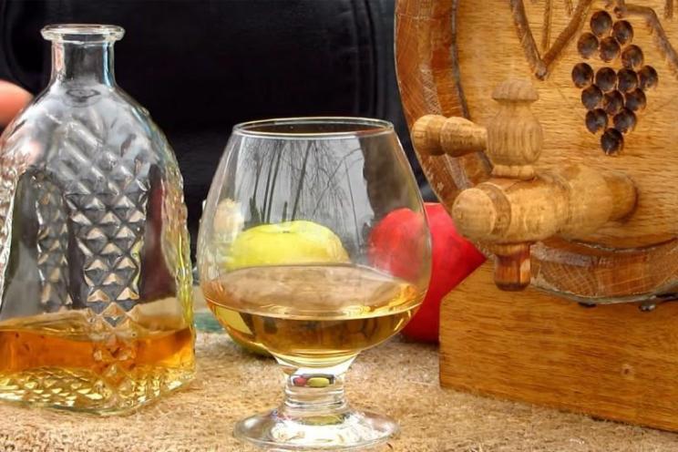 Homemade Apple Calvados: A Delightful Winter Treat