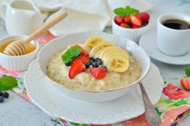 Banana-Infused Oatmeal Delight