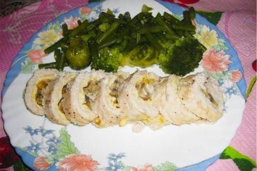 Cheesy Chicken Mushroom Foil Roll