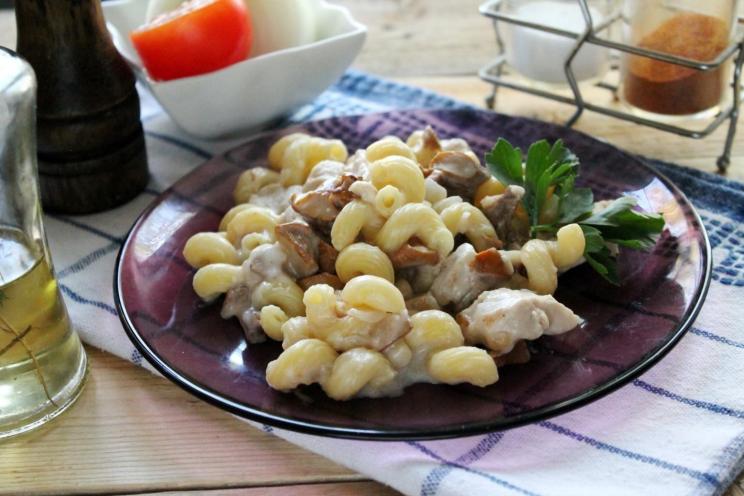 Creamy Mushroom Chicken Horns