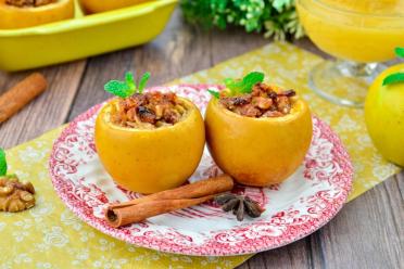 Honey-Baked Apples with Walnuts
