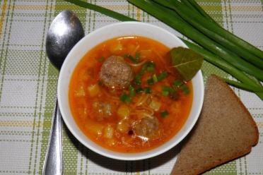 Tomato & Meatball Chicken Broth Soup