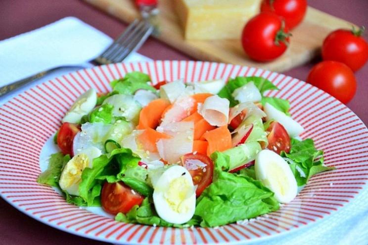 Colorful Vegetable Salad with Parmesan and Honey Colorful Vegetable Salad with Parmesan and Honey
