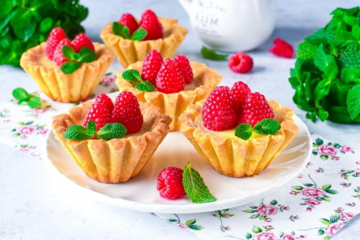 Raspberry Cream Tartlets