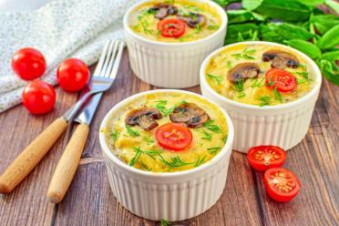 Chicken and Mushroom Julienne in Sour Cream